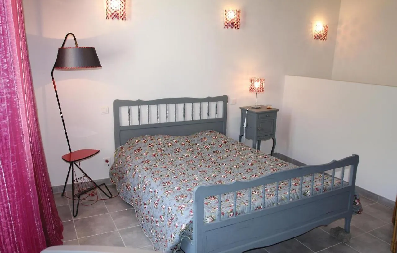 2 Bedroom Cozy Home In Merindol France
